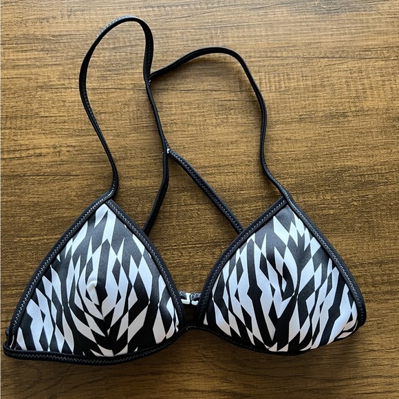 Victoria Secret Bikini Top - Picture 1 of 3